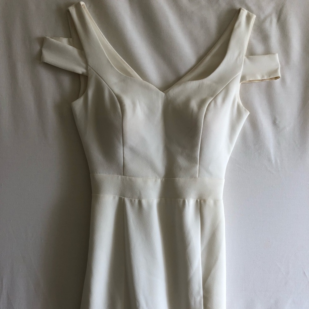 White off the shoulder dress size 0-2